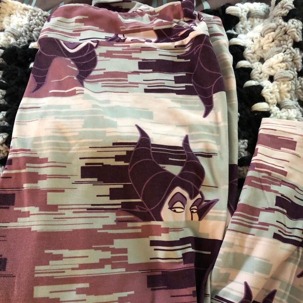 Disney Tall & Curvy Leggings